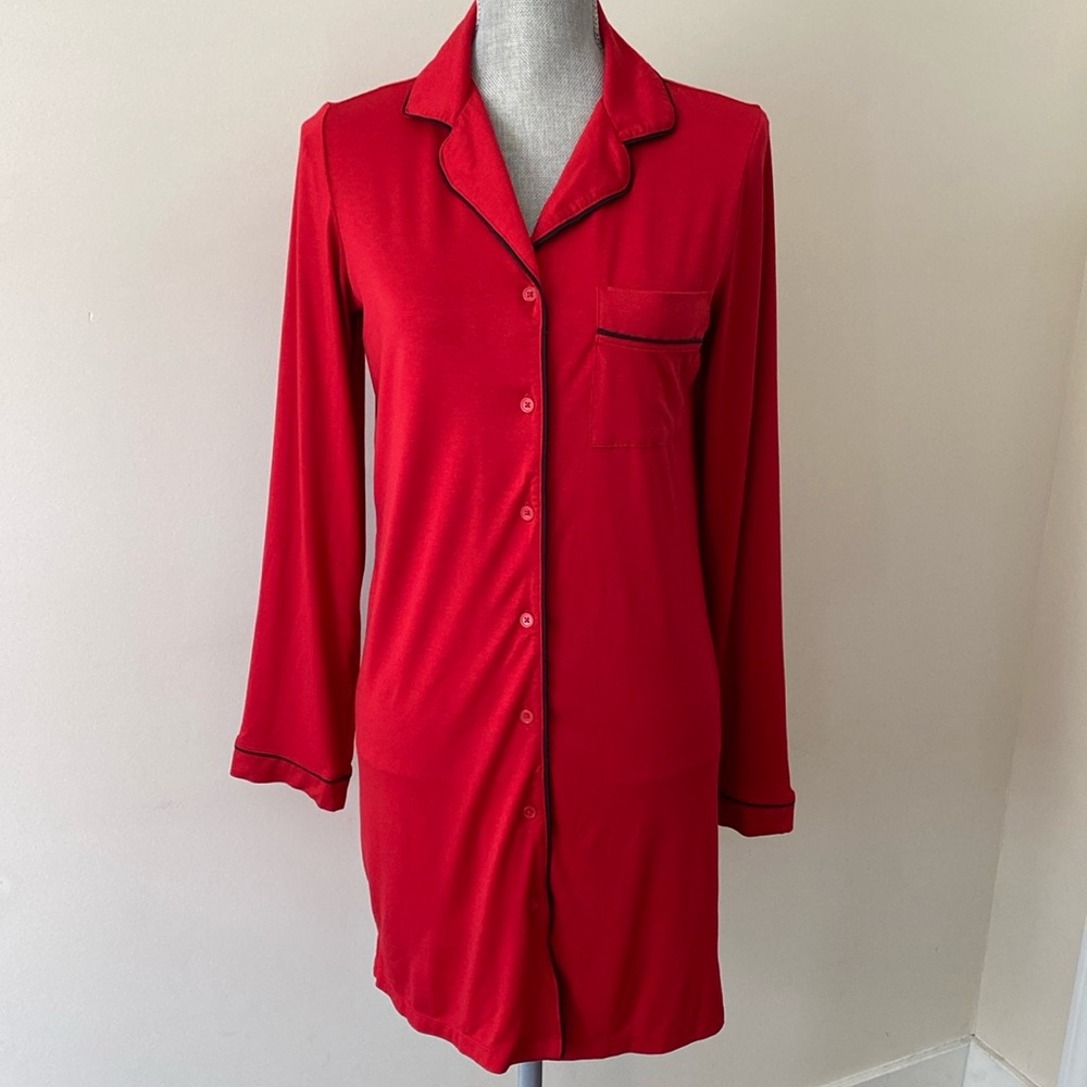 Tommy John Long Sleeve Button Down Night Shirt Red with Black Piping Size Small